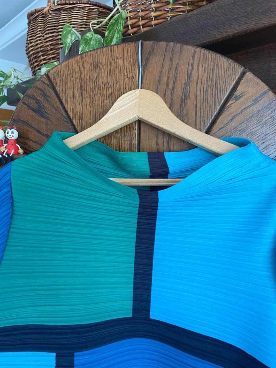 Original vestido de acordeón, cuello chimenea, estilo de Miyake. Talla Unica – photo 7
